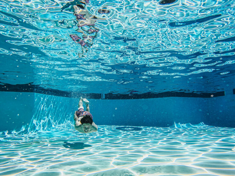 aplicaciones para mantener el agua de la piscina cristalina